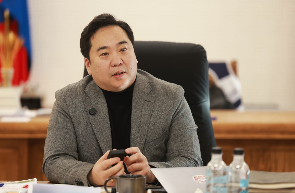 А.БАЯР: ШУТИС-ИЙН БАГШ НАРЫН БҮТЭЭСЭН БҮХ ТӨРЛИЙН “АВТОМАТ ХААЛТ ОНГОЙЛГОДОГ ЧИП”-ИЙГ НИЙСЛЭЛЭЭС ДЭМЖИЖ 9 ДҮҮРЭГТ СУУРИЛУУЛНА